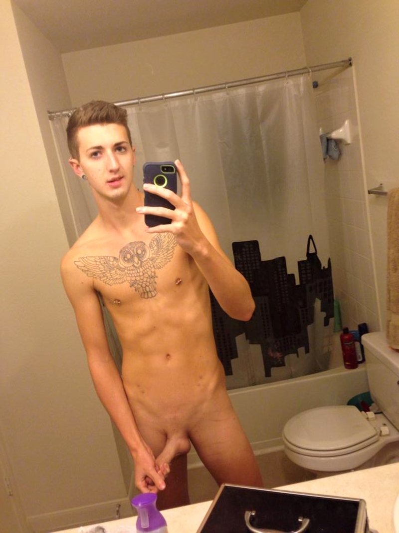 images/sweet-twink/4 twinkselfpic.jpg images/sweet-twink/4 twinkselfpic.jpg